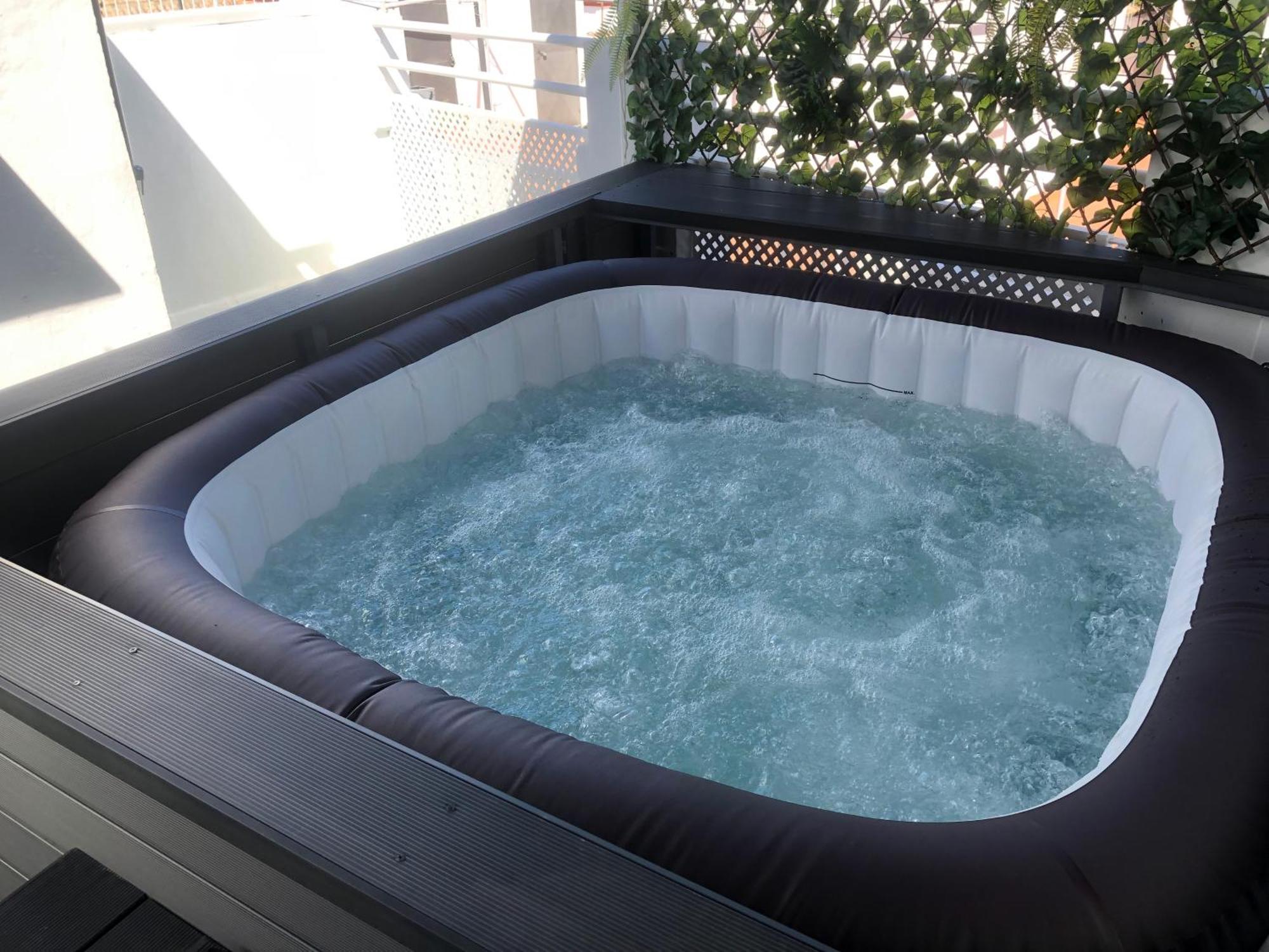 Unique Homes La Juderia Parking & Jacuzzi Sevilla Buitenkant foto